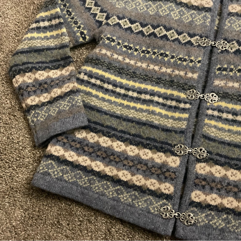Vintage Cambridge Dry Goods Wool Nordic Pewter Clasp Fair Isle Cardigan Sweater - Picture 2 of 5